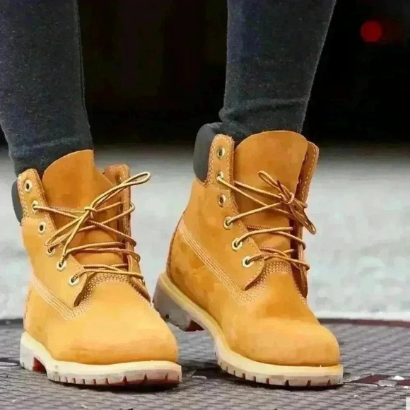 Timberland Womens Boots 6-in 10360 Original Waterproof, size 6 - Picture 1 of 16